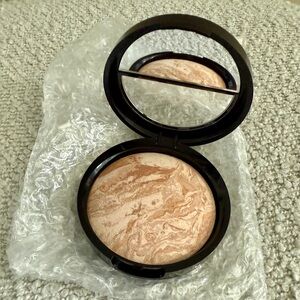 Laura Geller Baked Balance-n-Brighten Color Correcting Powder Foundation - Fair